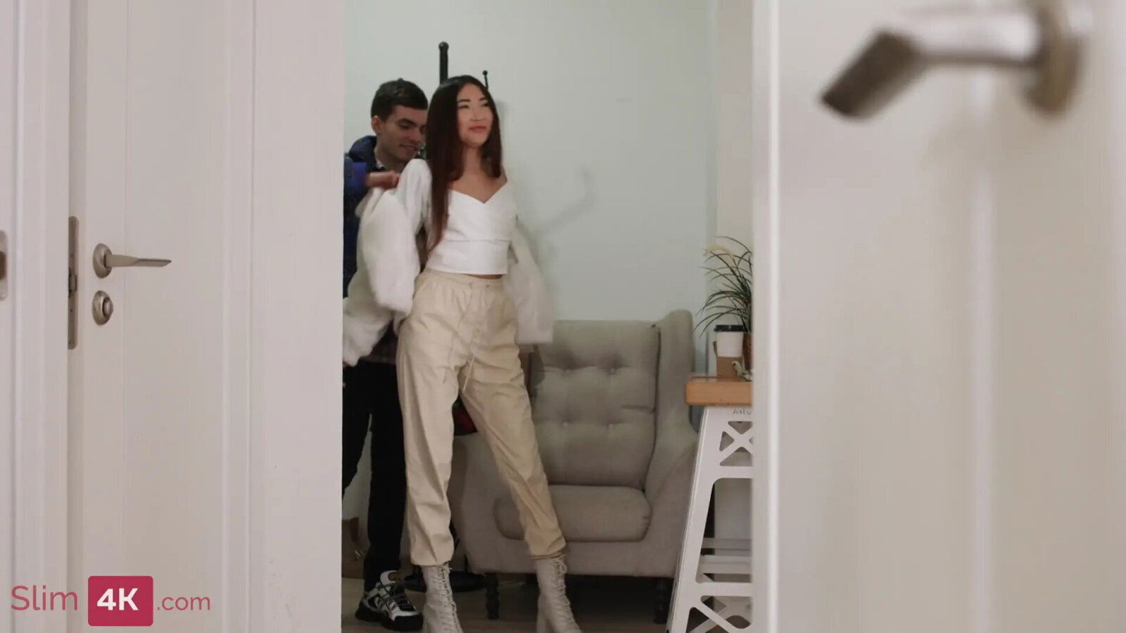 Warming exotic girl up with his Dick