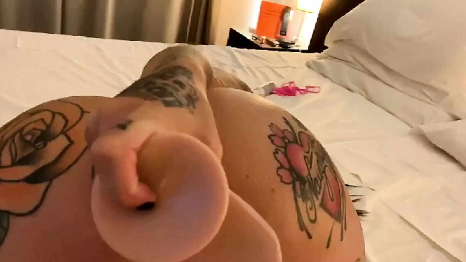 tattoed girlfriend fuck dildo hotel room