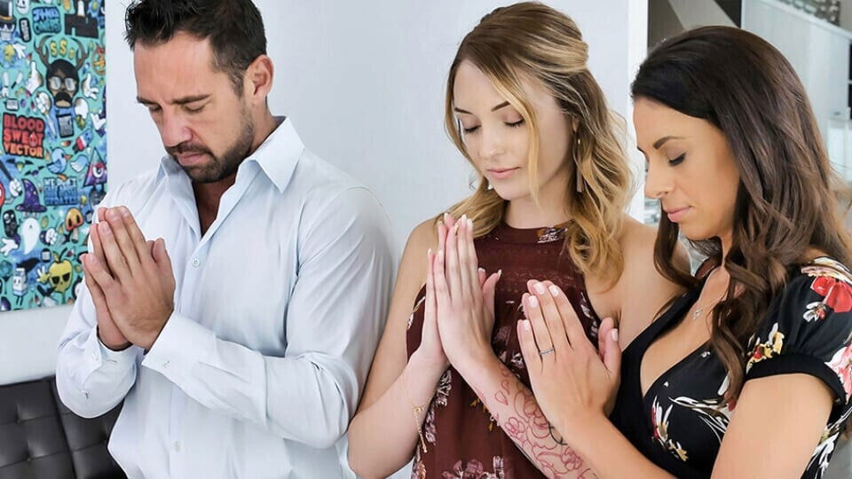 FamilyStrokes Cute Teen Charlotte Licks Stepmoms Cunt While Fucked From Behind Stepdad