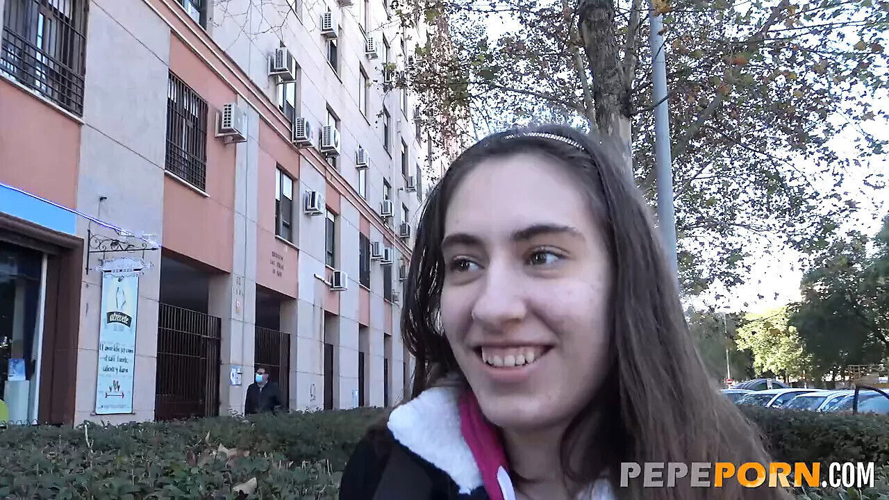 Sex-starved teen Carolina learns lessons desperately needed