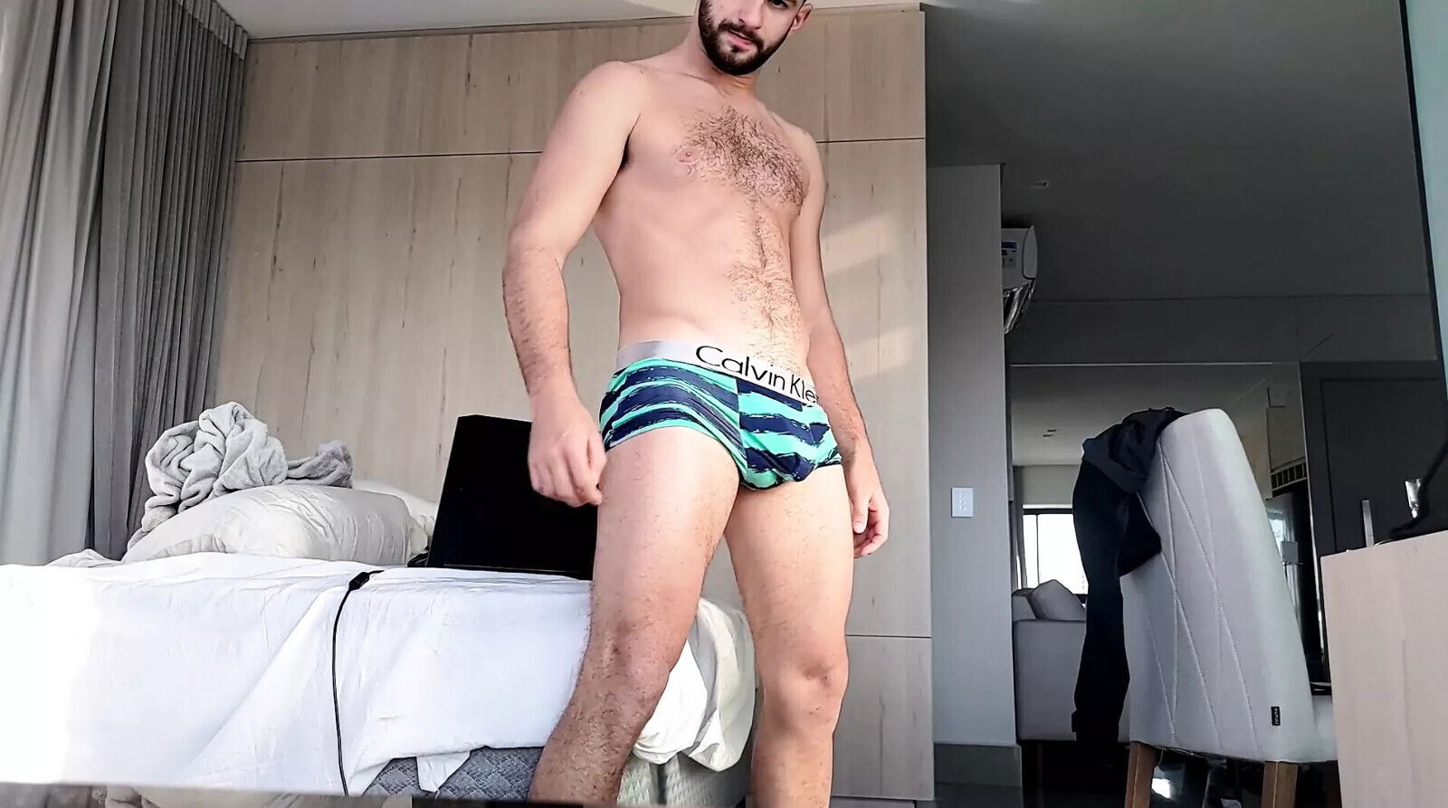 WORSHIP SUPERIOR ALPHA BULGE SLAVE VERBAL DEGRADATION