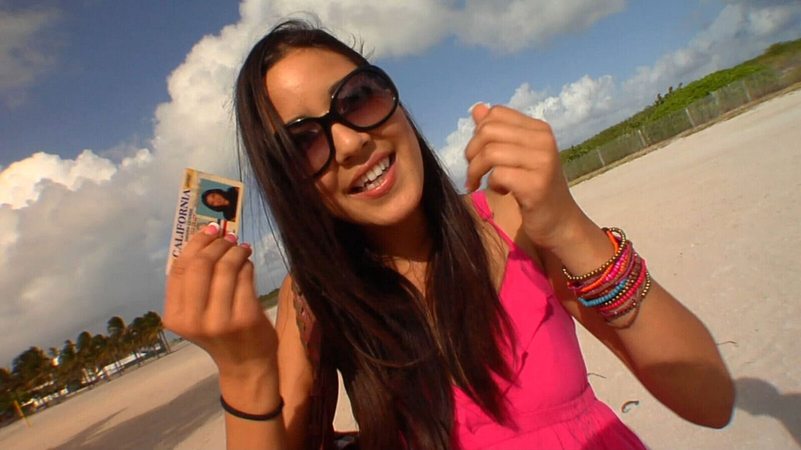 Must with proof Suzanne Kelly