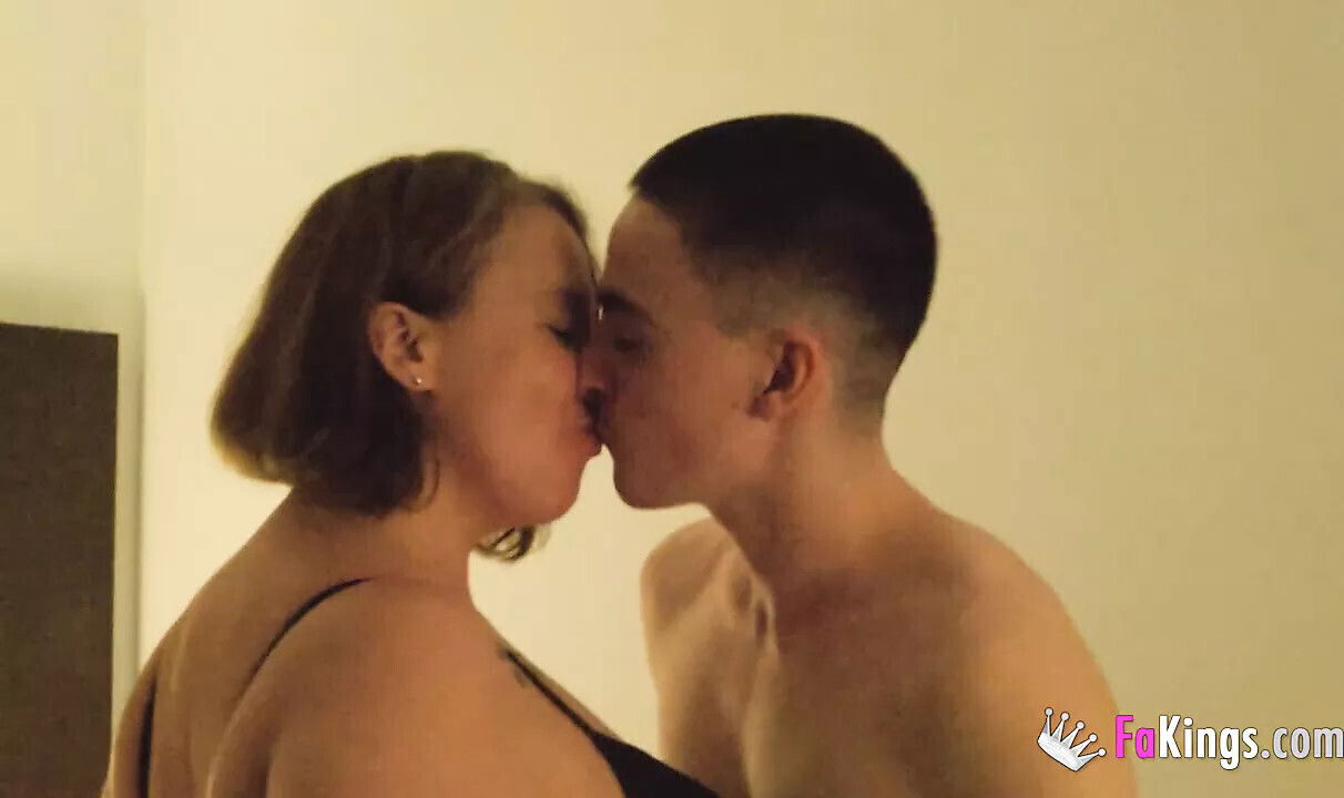 Blonde recently divorced comes FAKings fuck young