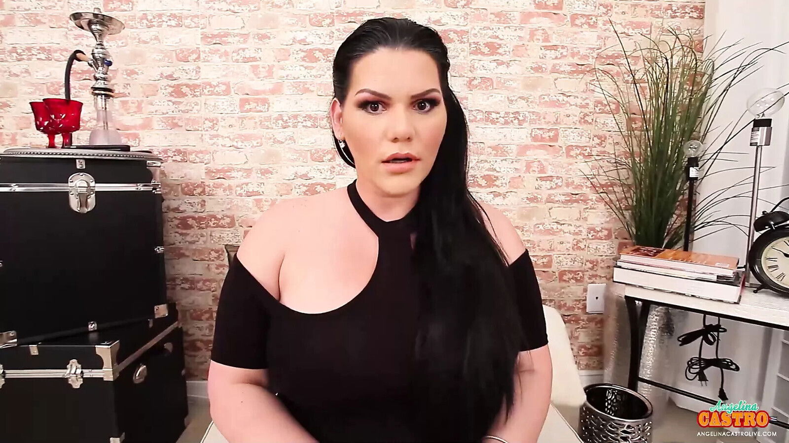 Thick Latina Angelina Castro Mouth Fucks Landlord!