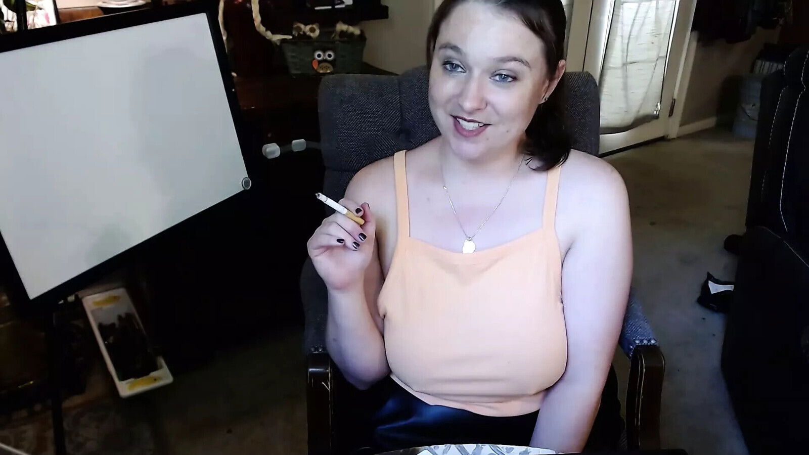 Smoking Mistress does double beta show session.