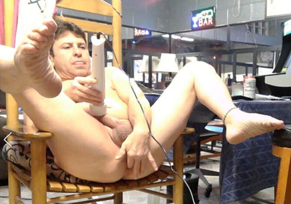 LiveNLove MASTURBATES LIKE CRAZY NYMPHO WHILE WATCHING PORN