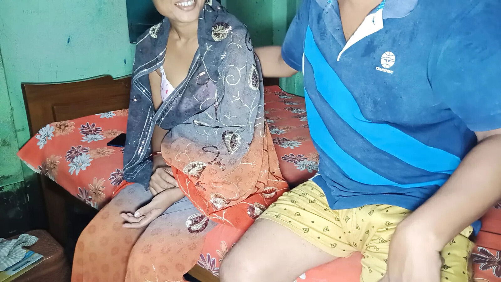 Indian bengali pati nahi ghar bahane mera pati bara mera sath karne mujhe majese choda