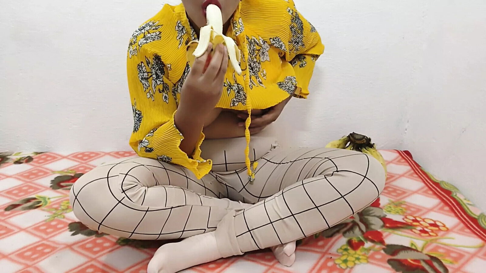 yellow short dress, caress myself jerk pussy with fingers bring myself orgasm sexy panties