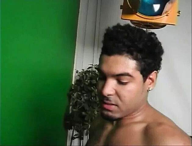 Marvellous well shaped ebony Simone sucks rides stiff dick