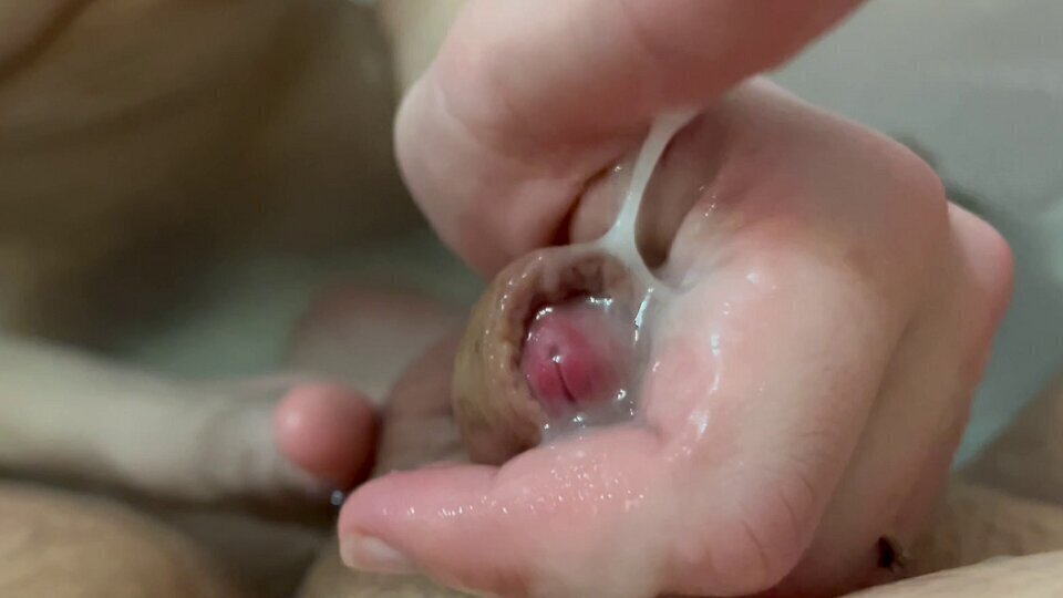 Alyssa is a teen who just fucks her hot eager pussy