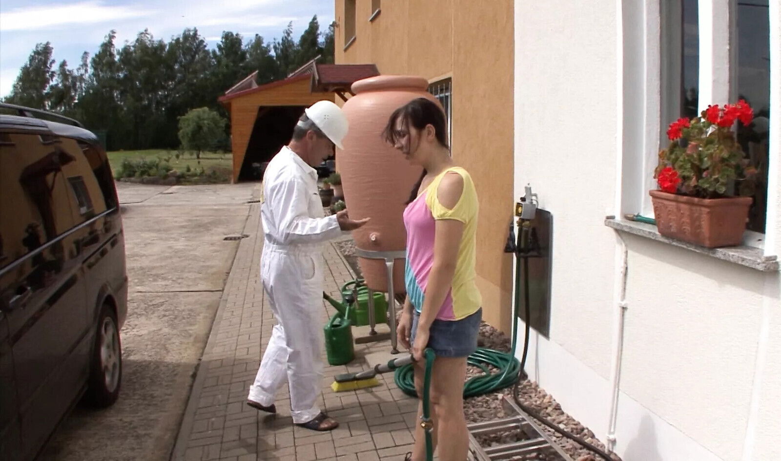 Jenny fickt Ihren Stiefvater sein tolles Auto benutzen