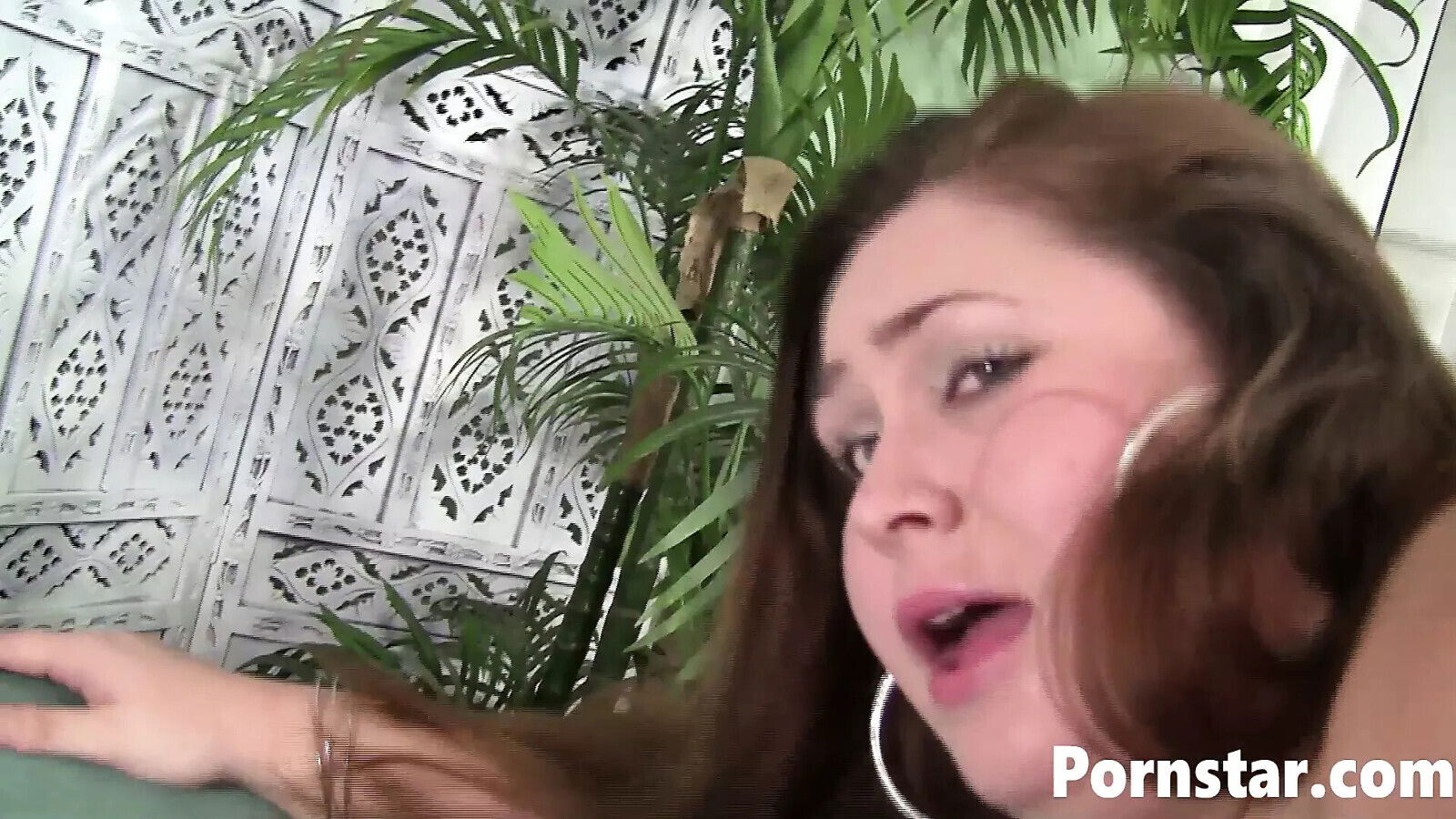 Busty Pornstar Jayden Hart Shows Amazing Body