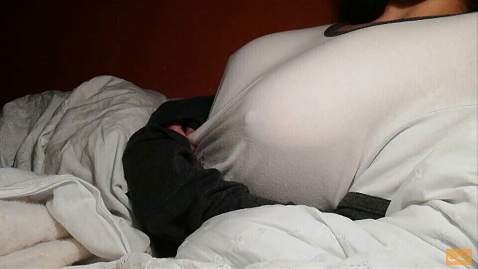 Yumi masturbates quarantine (Strong orgasm)