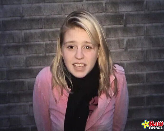 Skinny Blonde Suck Rides Stranger