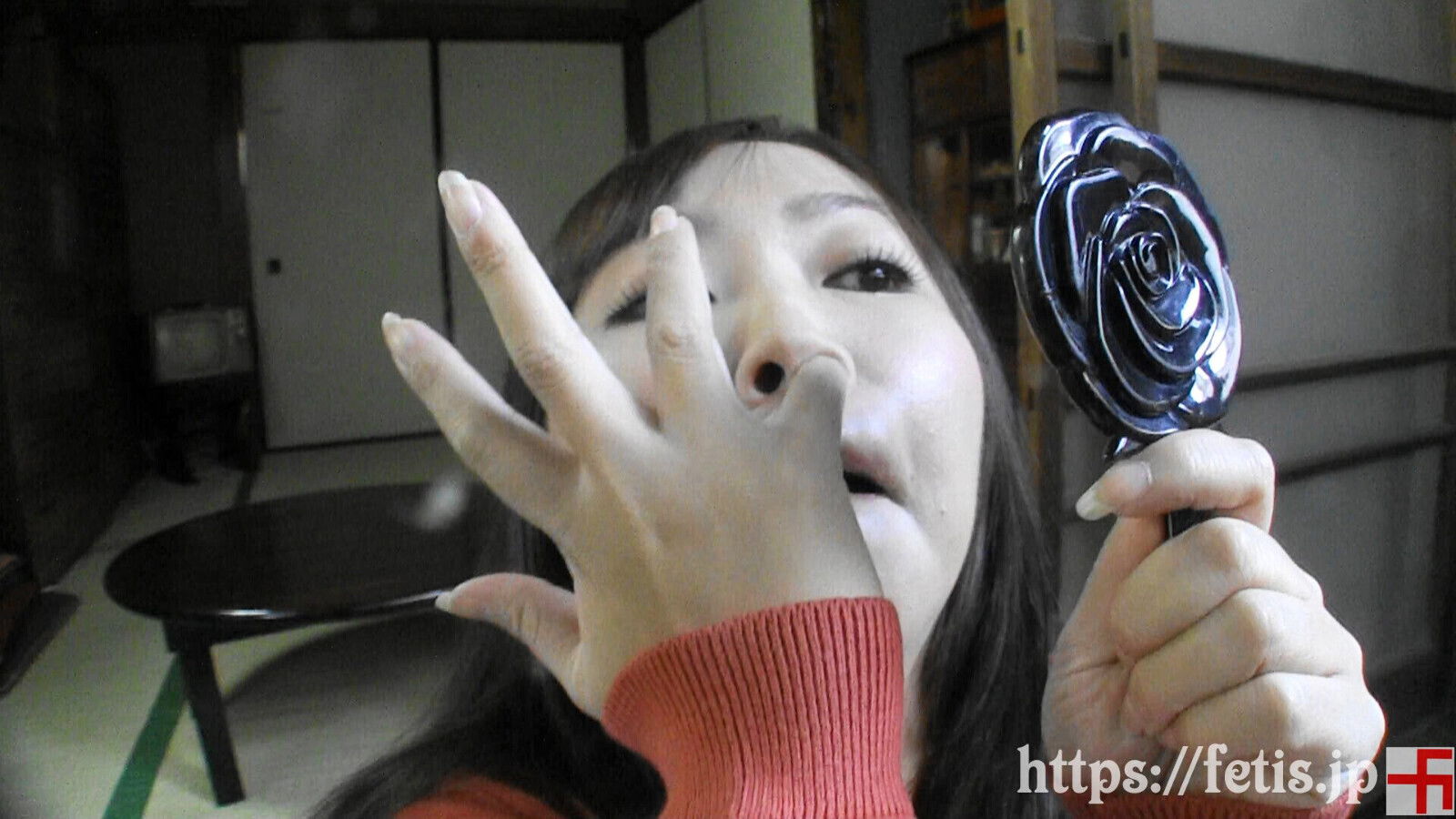 Plumper milf digging nose(buton02-01)