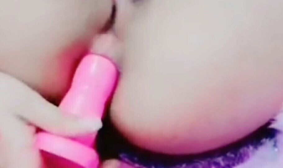 masturbate with through anus rich pussy