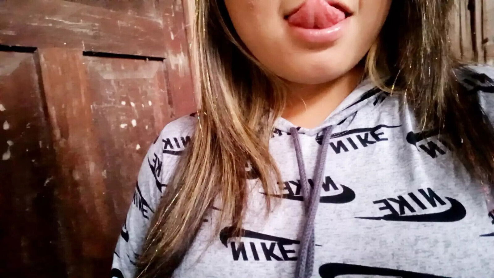 homemade porn, seducing cameraman records porn home videos, best friend watches before starting