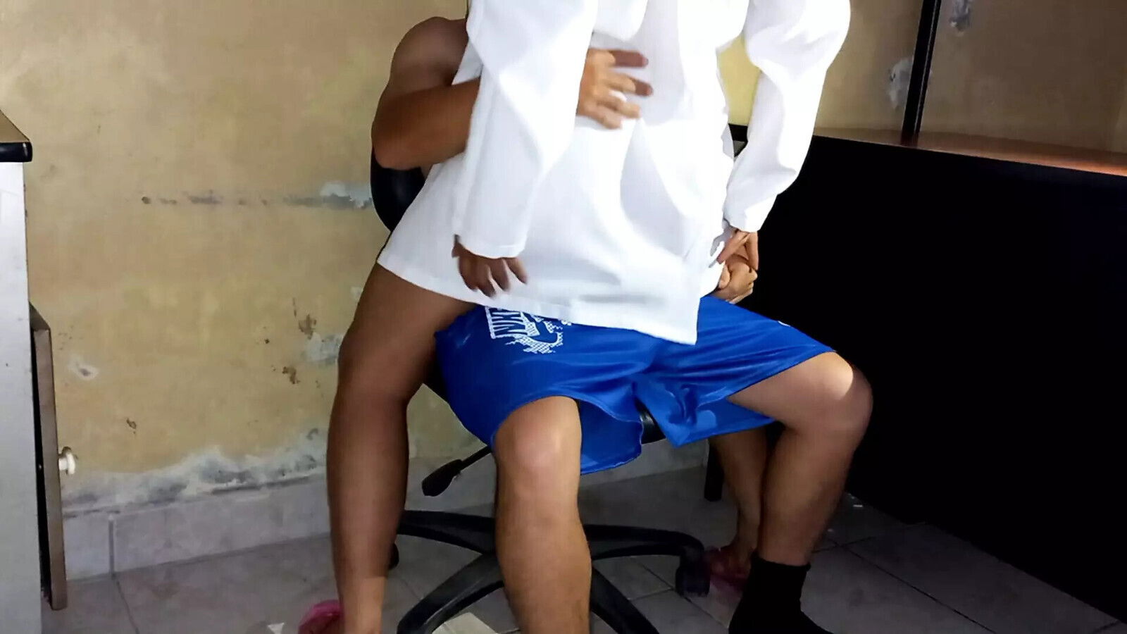 homemade porn, Peruvian nurse gives special attention patient, pulls penis climbs fuck