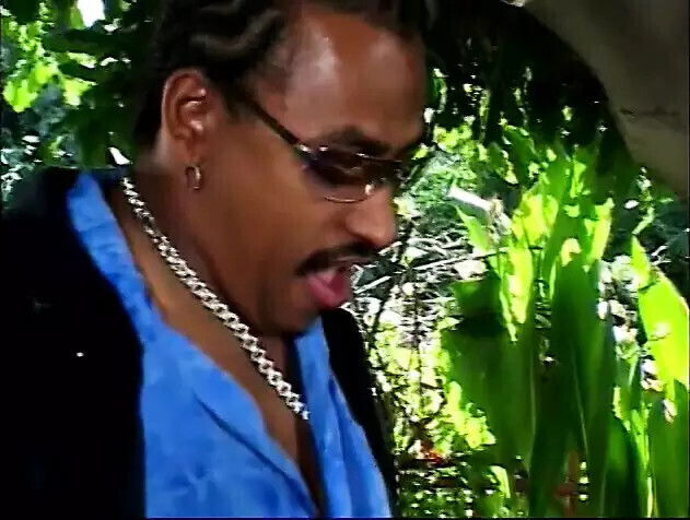 Wild ebony with great juggs rides long black