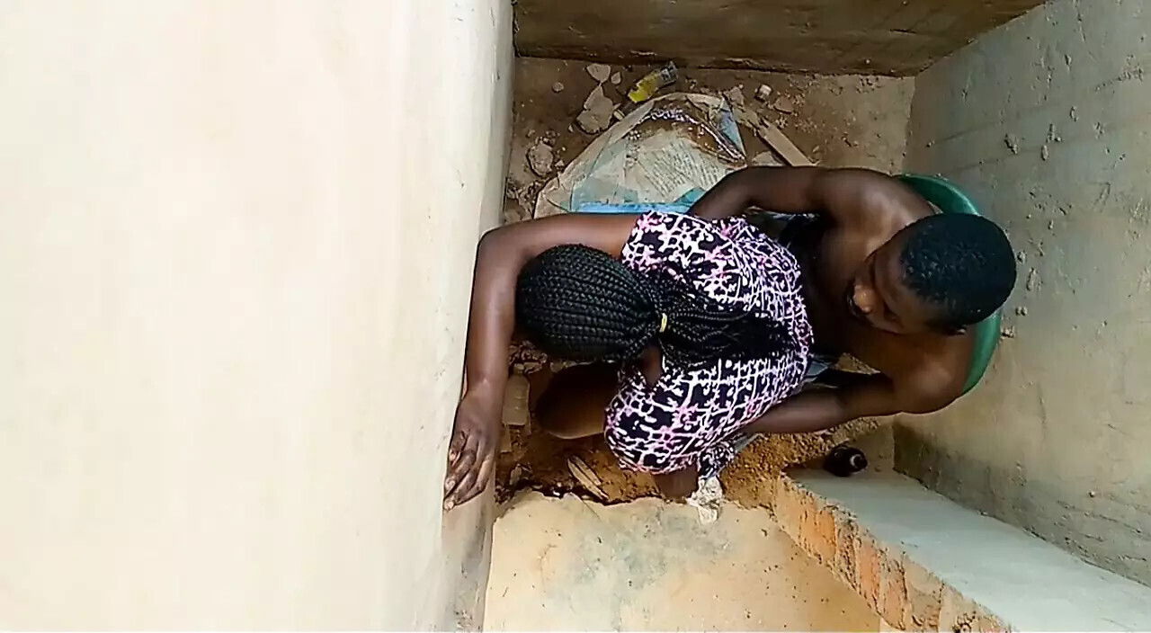 CAMERA caught beautifull girl fuck with security guard