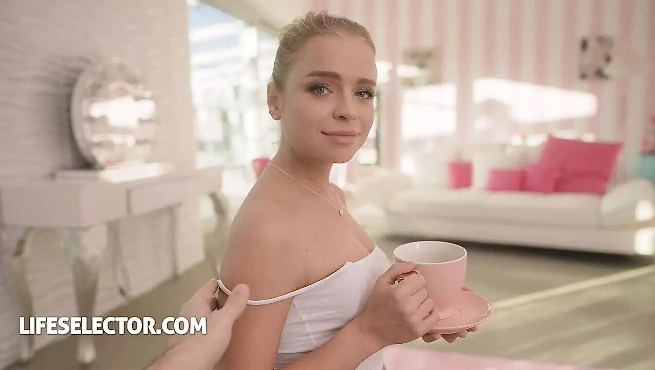 Lifeselector Petite friend Alexa Flexy wants threesome