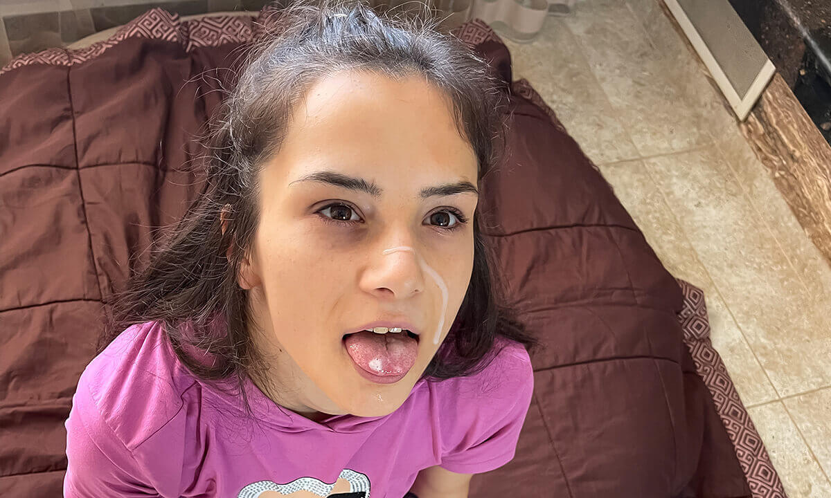 Skinny Brunette Dick Tugging And Face Cumming - AmateurCouplesVR