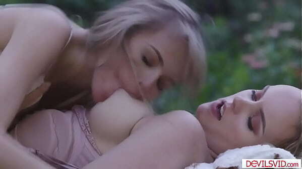 Petite lesbian outdoor facesitting