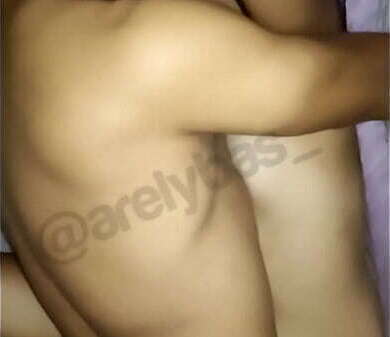 esposo comparte amigo parte hamaca