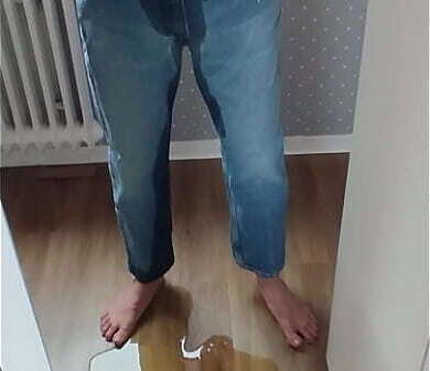 Peeing sleeping room