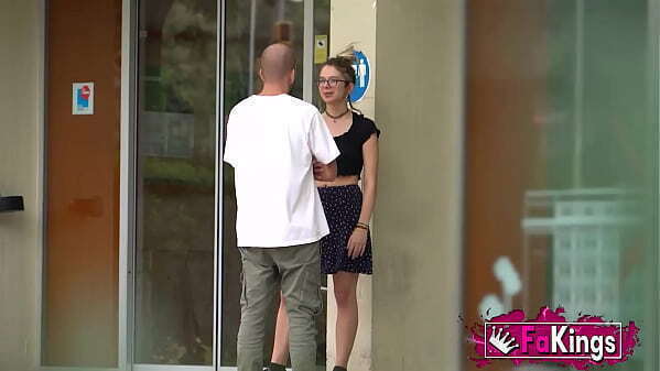 Potro Bilbao adventures with College babe. He'_s just picked Italian babe!