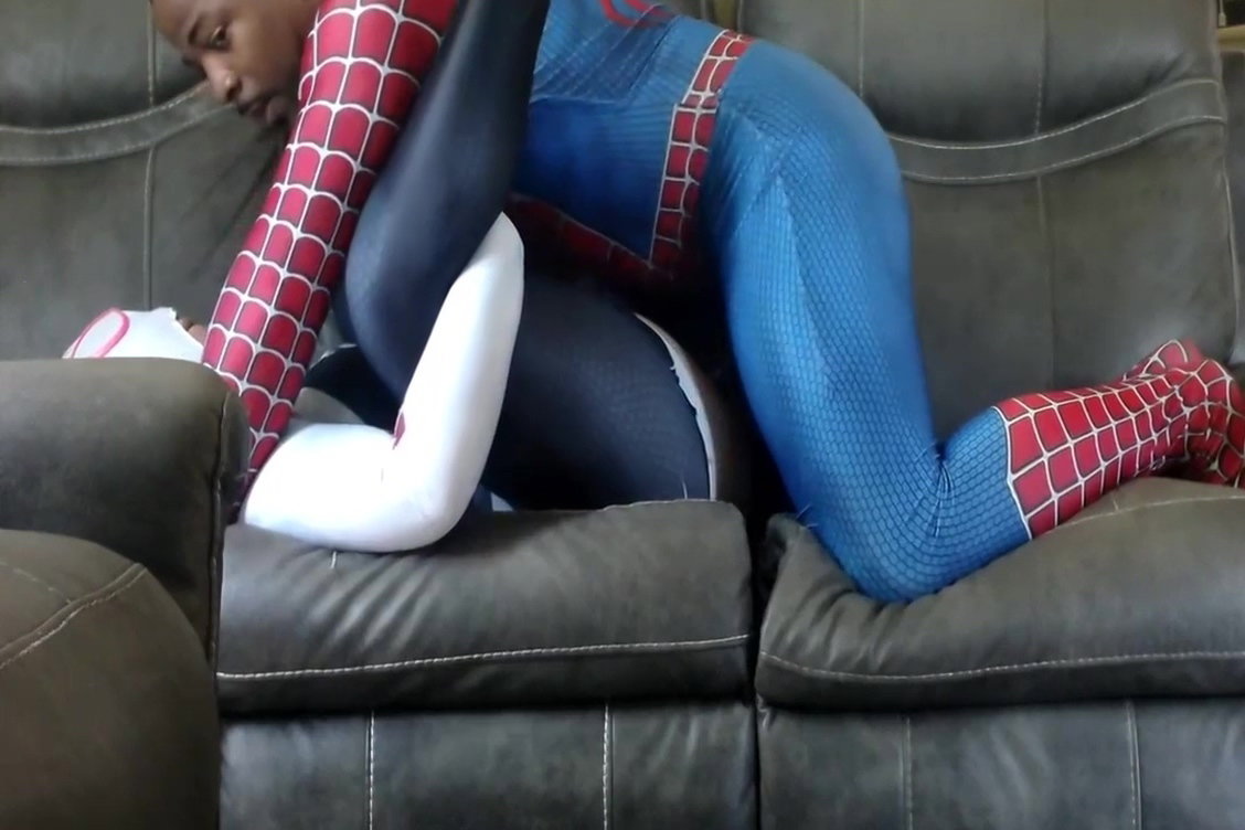 Spidey Pounds Gwen Gwen Pussy Living Room Couch With Gwen Stacy