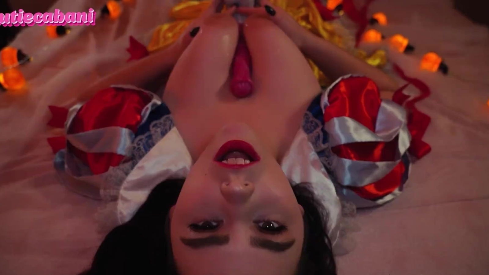 Very sensitive Snow White cums from intense pussy-toying solo scene