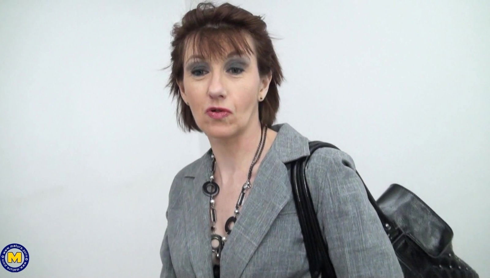 Close homemade video Sophie Pasteur wearing stockings