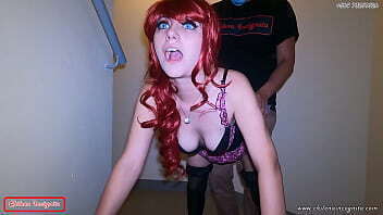 Sexo P&Uacute_BLICO arriesgado &quot_Me gusta follen escaleras p&uacute_blicas, casi descubren&quot_ TRAILER