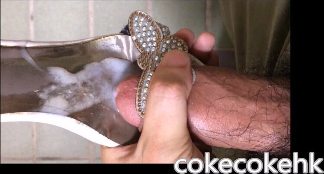 Cum in Sexy neighbor's Sandals