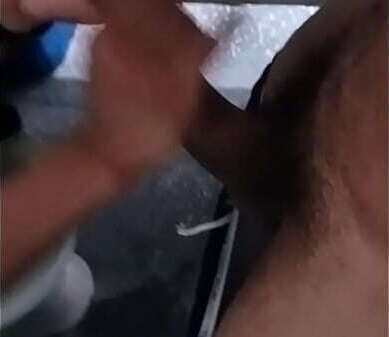 Novinho bate banheiro rodovi&aacute_ria