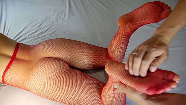 Soles Tickling Massage, Horny MILF With Juicy