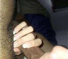 Se engasgou chupando o pau do amigo