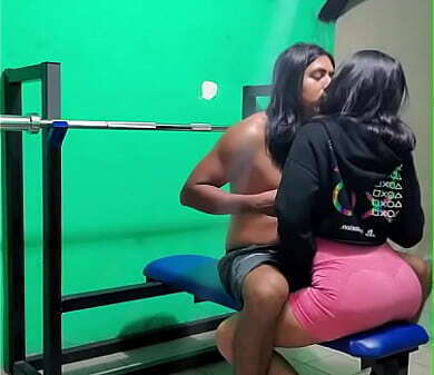 Cogiendo chica gusta ejercicio casa