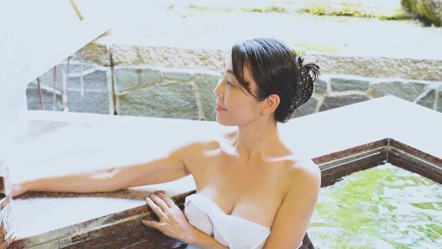 温泉に浸かって、貴方に見つめられて、私はどうすれば貴方は満足するの？