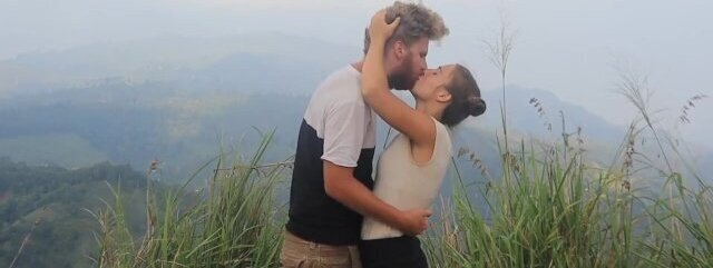 How to kiss like in a movie scene? Scenic kissing in Sri Lanka!