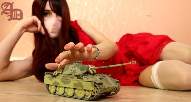 TRANNY GIANTESS AMANDA WHITE STOCKINGS LONG DRESS PLAYS WITH PANTHER TANK CREW