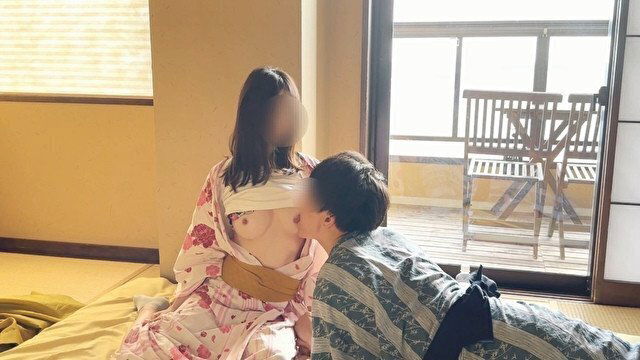 【個人撮影】温泉旅館で浴衣姿の可愛い彼女の色白美乳を赤ちゃんのように吸いまくる♡ Japanese amateur hentai ／日本人／素人カップル／おっぱい／美少女／色白／甘々