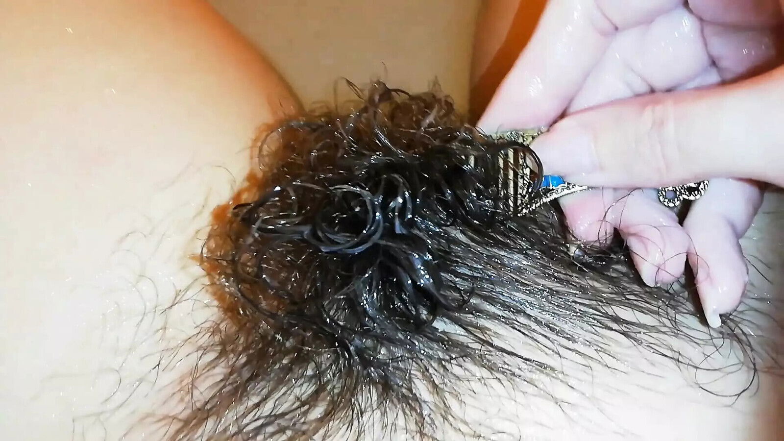 Hairy Bush fetish video underwater closeup