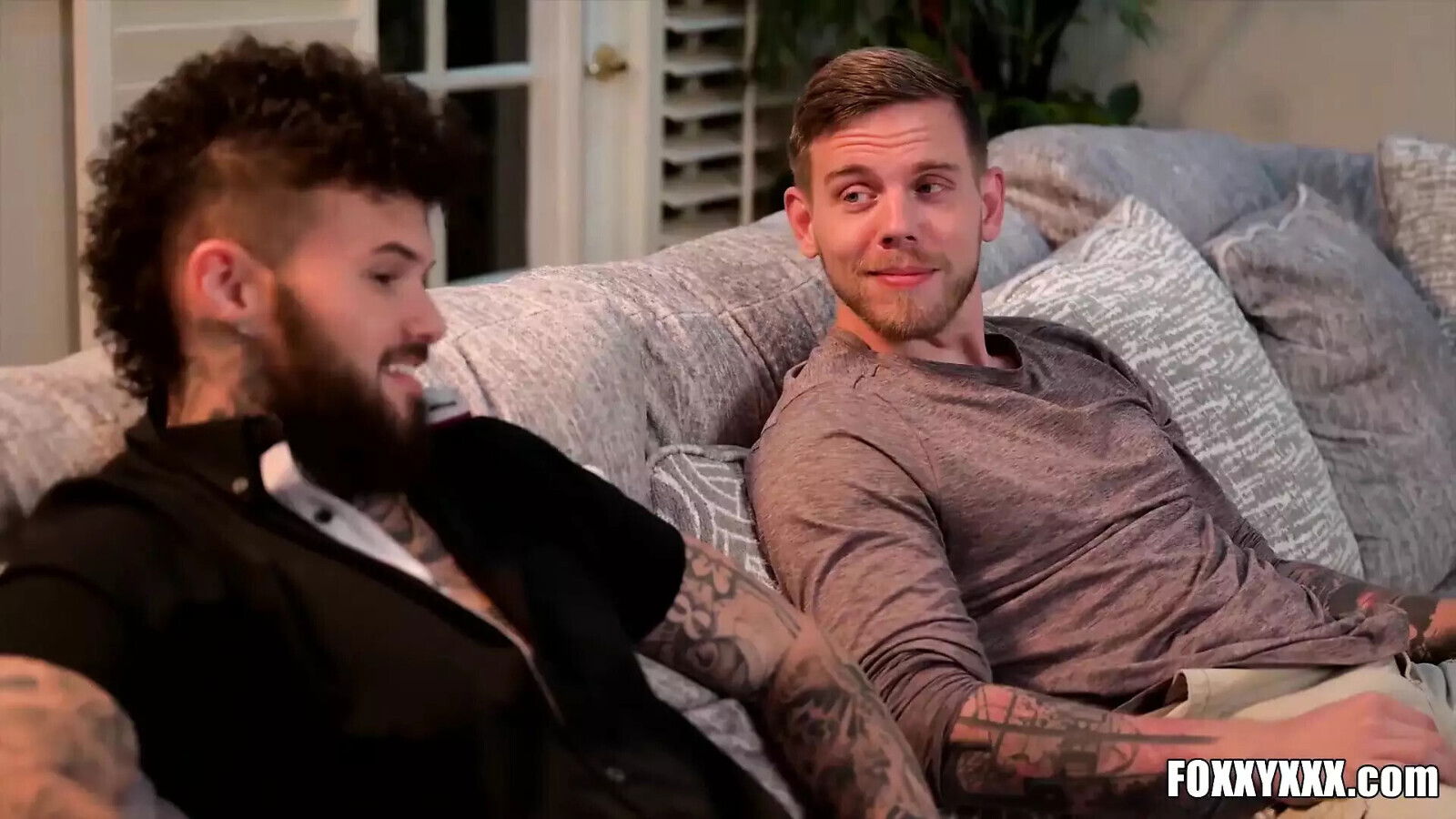 TRANSEROTICA Foxxy Seduces Steve Rickz Into 3way