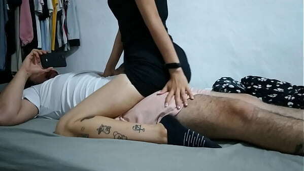 Peque&ntilde_a puta esposa folla mucho