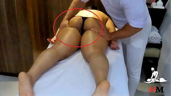 Filmei escondido Tirando calcinha minha cliente gordinha gostosa tocando buceta dela