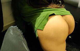 Amor, follas? dijo puta madrastra porque descubri&oacute_ viendo porno ella estaba caliente gran culo gordo