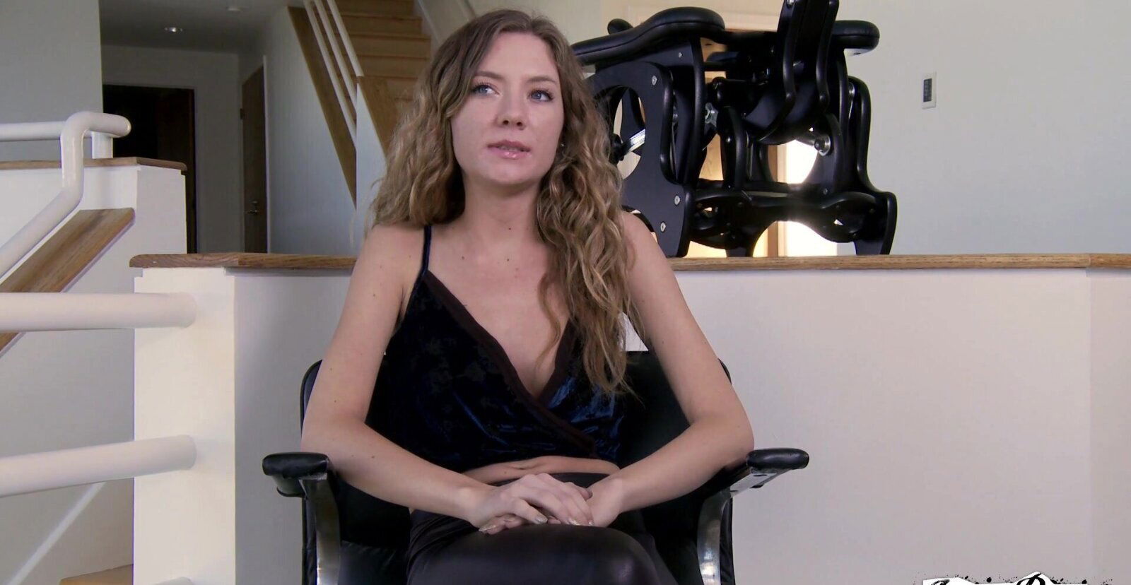 Good looking Alison Faye moans while cunt being licked