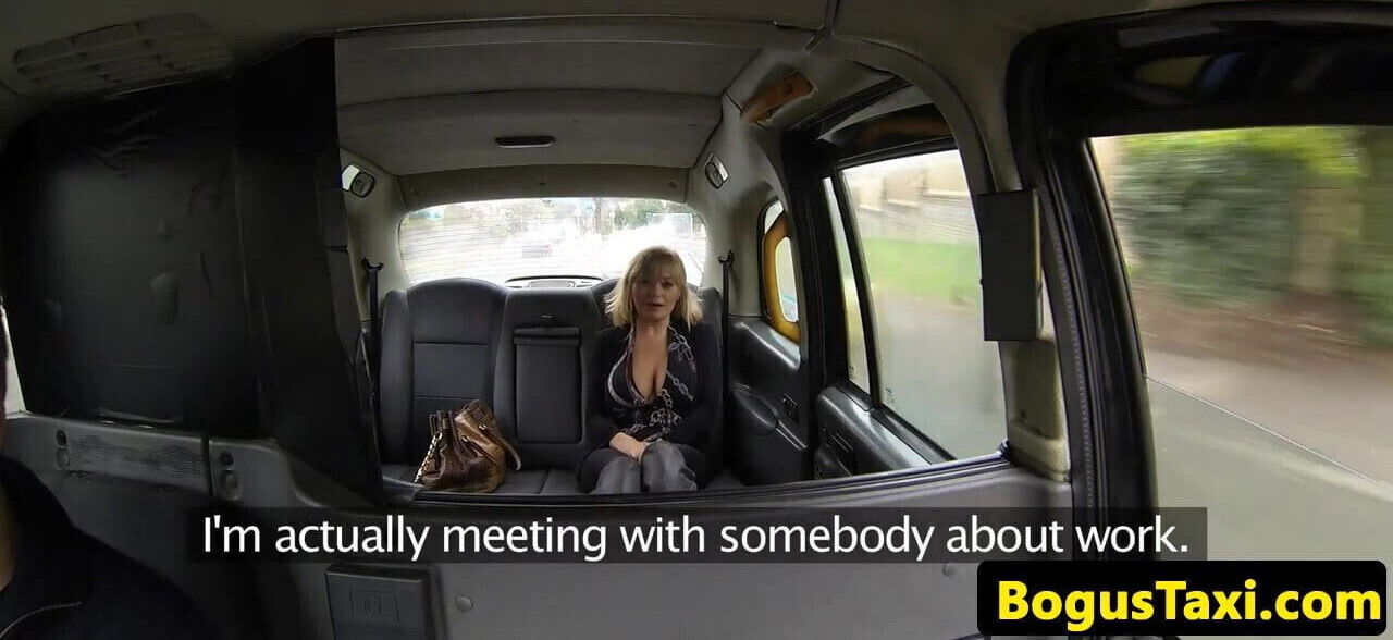 Cocksucking taxi user facialed in back of cab